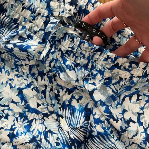 Theory Blue & White Floral Silk High Waisted Crop Pants Size P - Picture 3 of 5